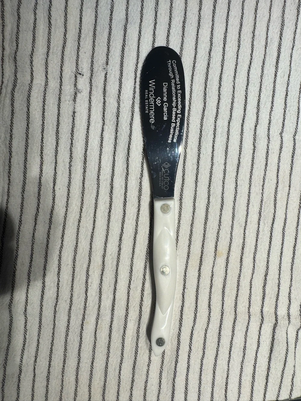 Cutco White Handle Spreader with Stainless Blade